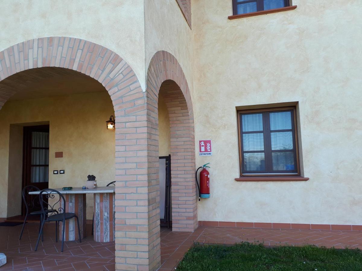 Agriturismo Montemari Villa Palaia Bagian luar foto