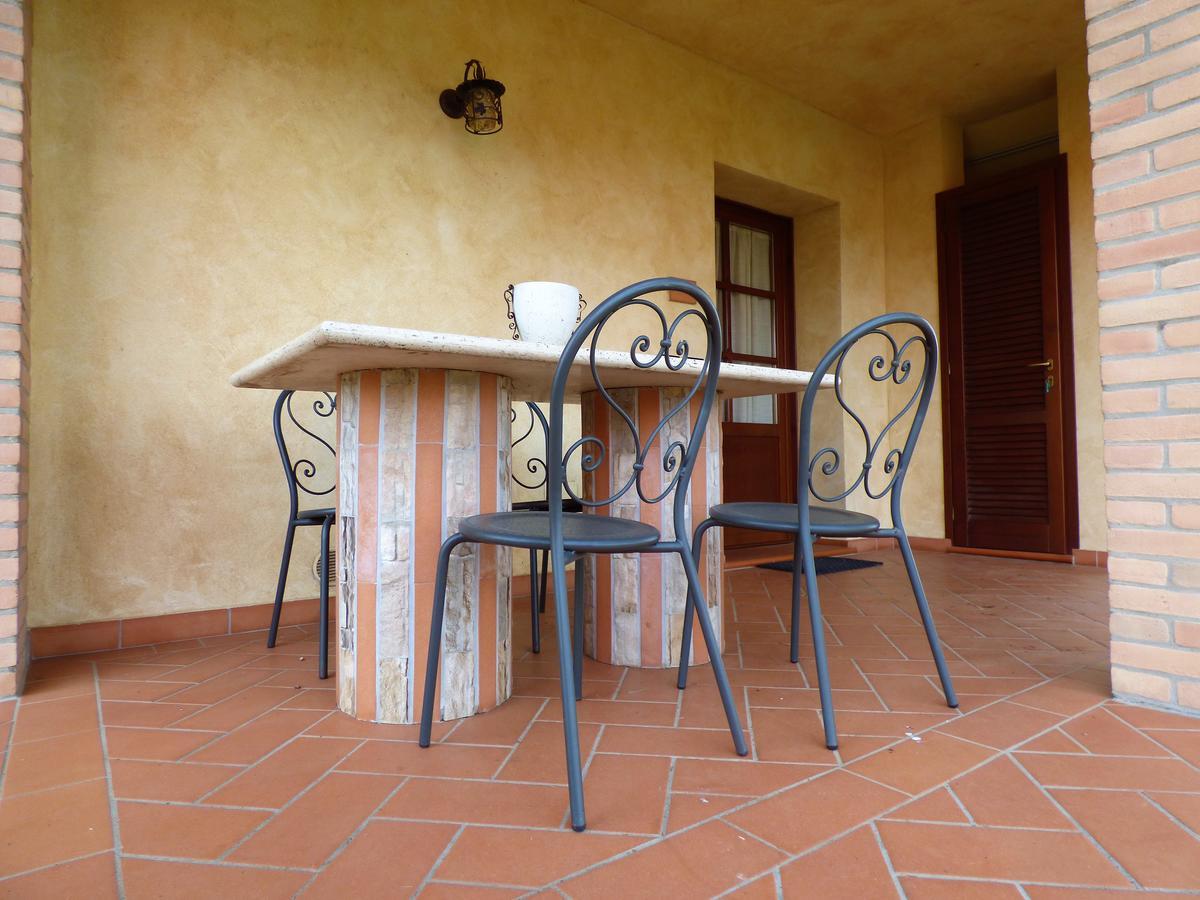 Agriturismo Montemari Villa Palaia Bagian luar foto
