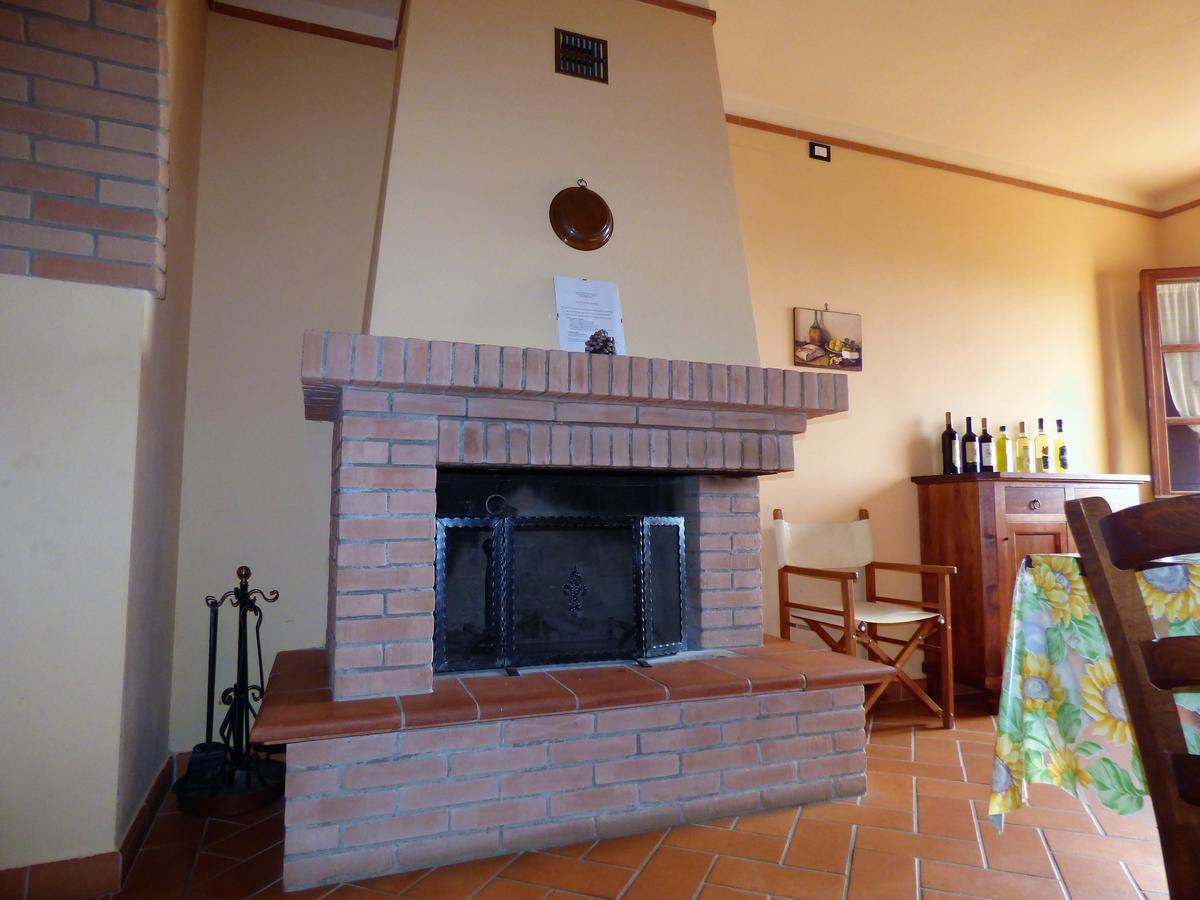 Agriturismo Montemari Villa Palaia Bagian luar foto